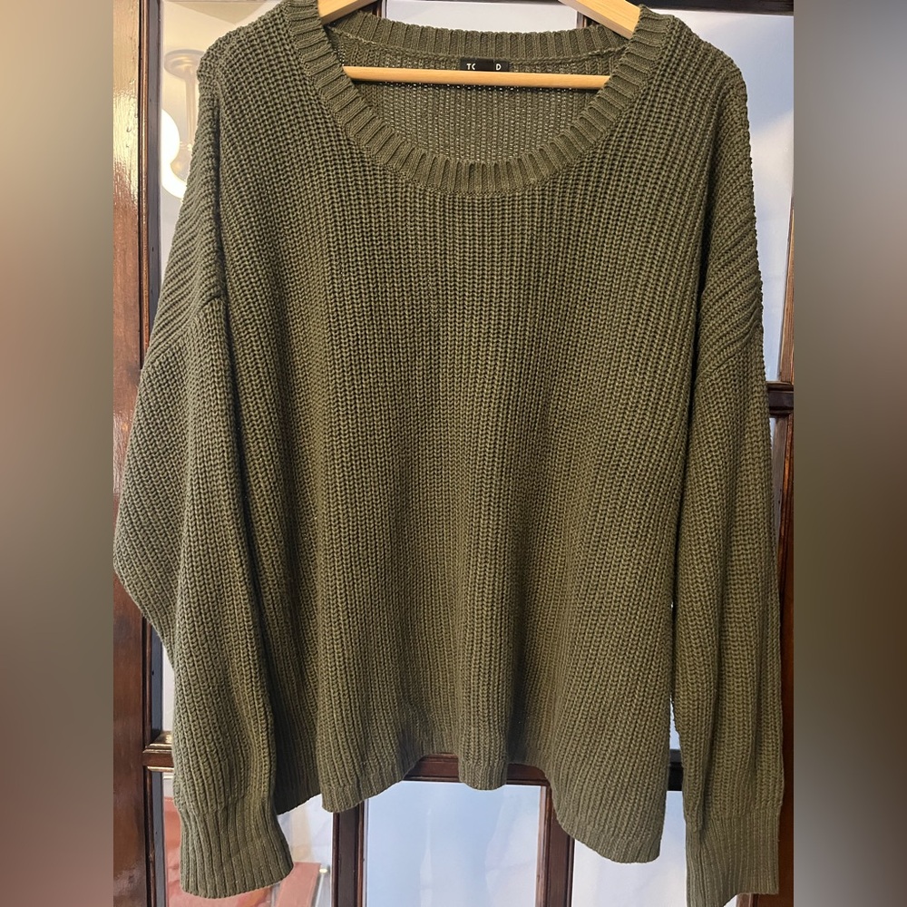 EUC Plus Size Torrid Dark Green Sweater